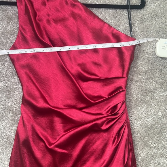 Preowned Elliat Revolve Cassini Red one shoulder Asymmetrical midi dress XS - Picture 8 of 10